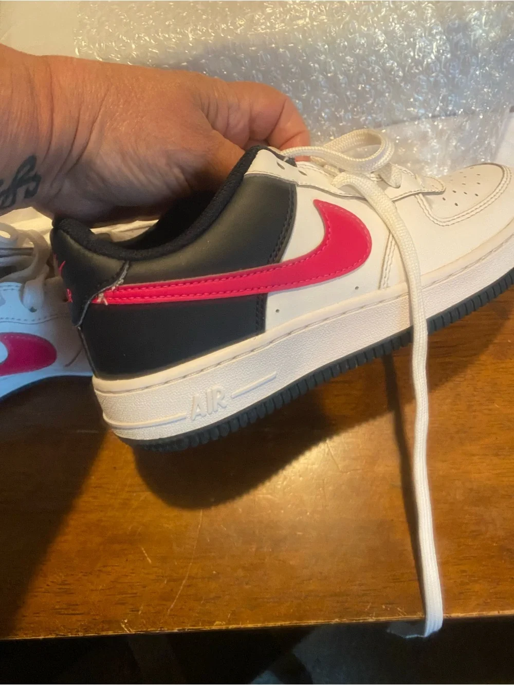 Nike Kids Low-Top Sneakers in White, Black and Hot Pink